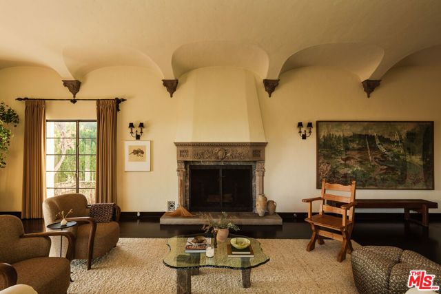 2400 Inverness Avenue, Los Angeles, CA 90027