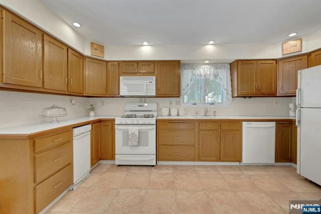 511 Hickory Street, Kearny, NJ 07032