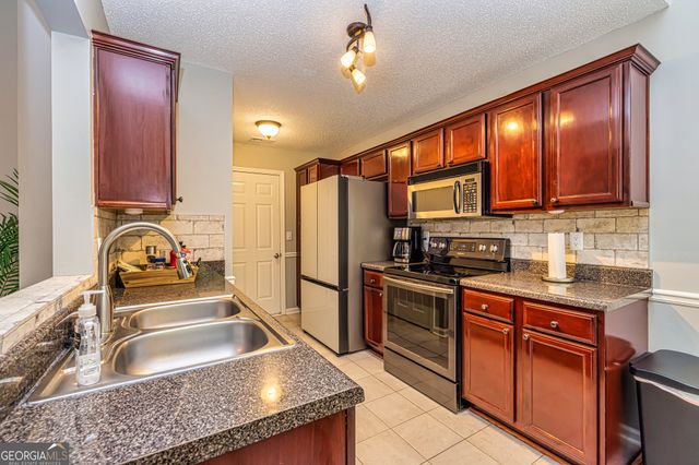 10 Evan Court, Newnan, GA 30263