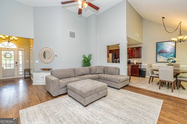 10 Evan Court, Newnan, GA 30263