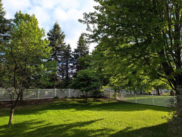 16931 E Lake Drive, Lakeville, MN 55044