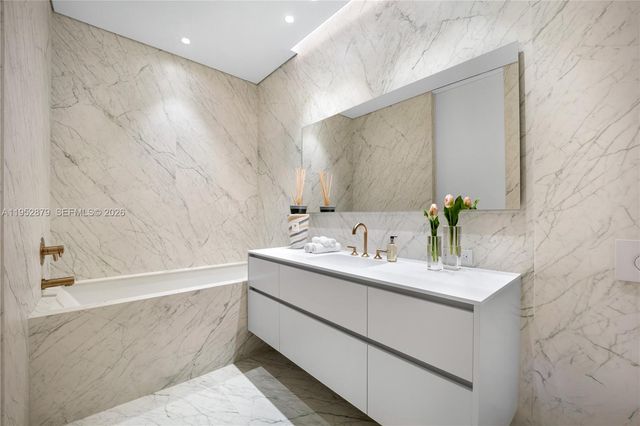 10203 Collins Avenue 2701, Bal Harbour, FL 33154