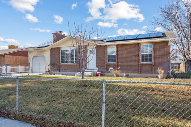 5828 S SALEM AVE, Kearns, UT 84118