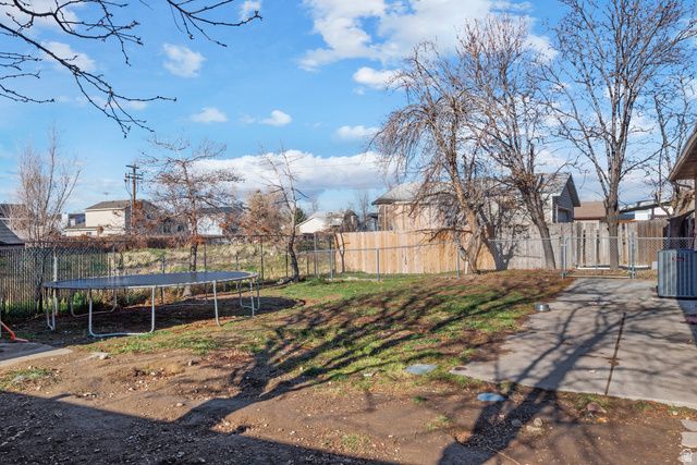 5828 S SALEM AVE, Kearns, UT 84118