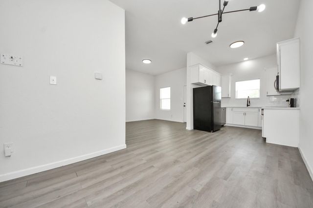 318 Tennessee Street AB, Houston, TX 77029