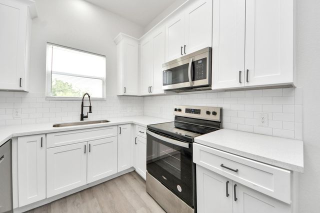 318 Tennessee Street AB, Houston, TX 77029