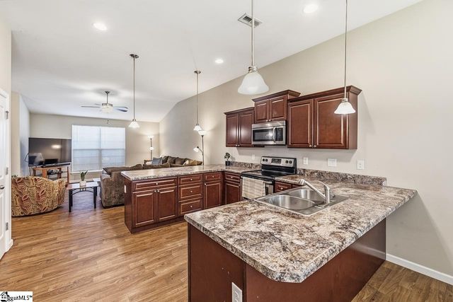 311 Catterick Way, Fountain Inn, SC 29644