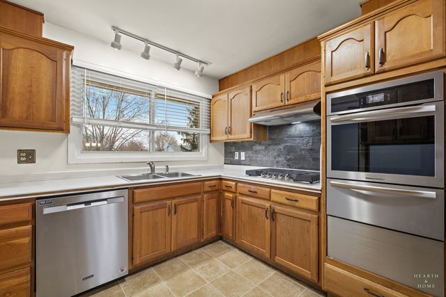 582 Arthur Drive, Cary, IL 60013