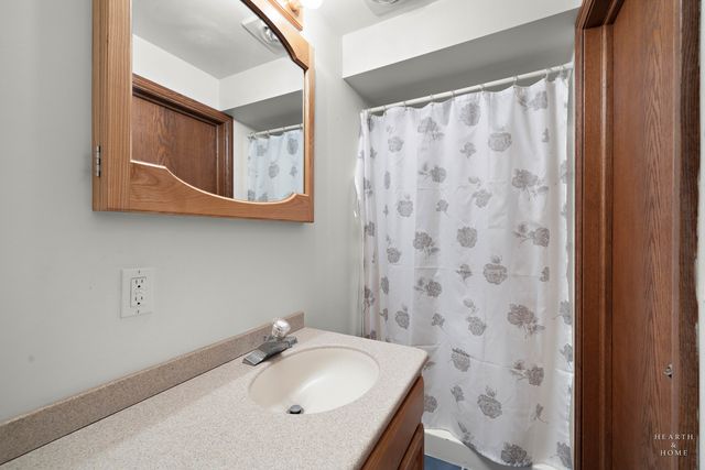 582 Arthur Drive, Cary, IL 60013