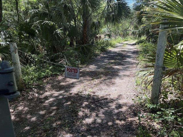 8744 W OAK STREET, Crystal River, FL 34428