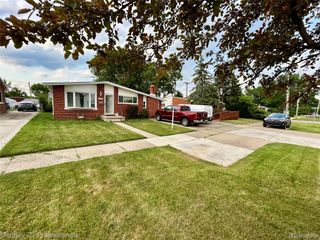 30614 Ann Arbor Trail, Westland, MI 48185