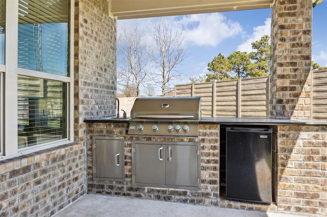 2401 Lake Shadows Lane, Friendswood, TX 77546
