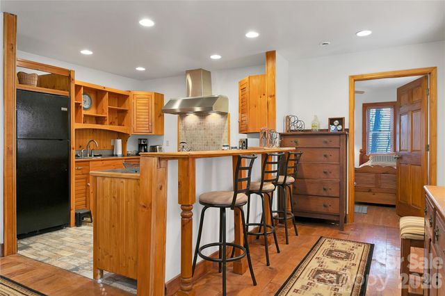 370 Moons Rest Lane, Brevard, NC 28712