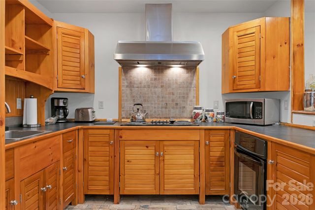 370 Moons Rest Lane, Brevard, NC 28712