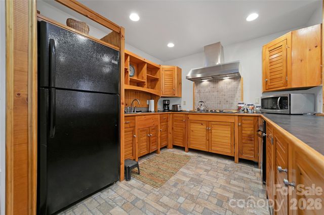 370 Moons Rest Lane, Brevard, NC 28712