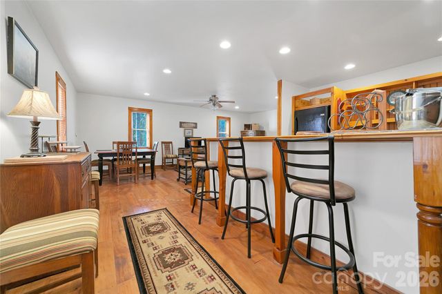 370 Moons Rest Lane, Brevard, NC 28712