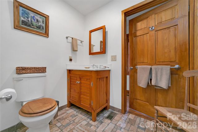 370 Moons Rest Lane, Brevard, NC 28712