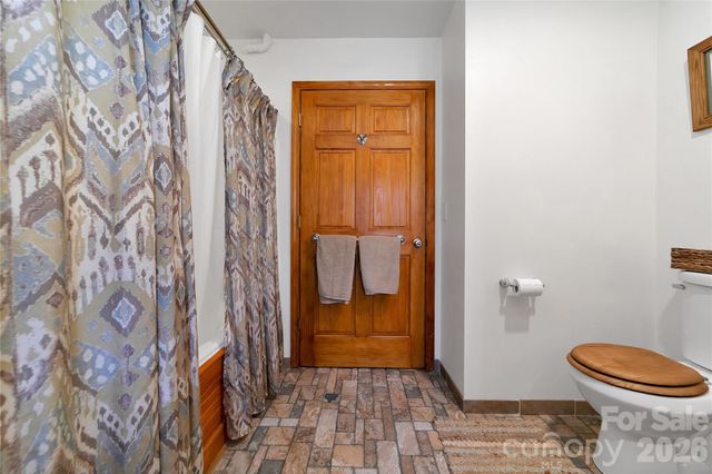 370 Moons Rest Lane, Brevard, NC 28712