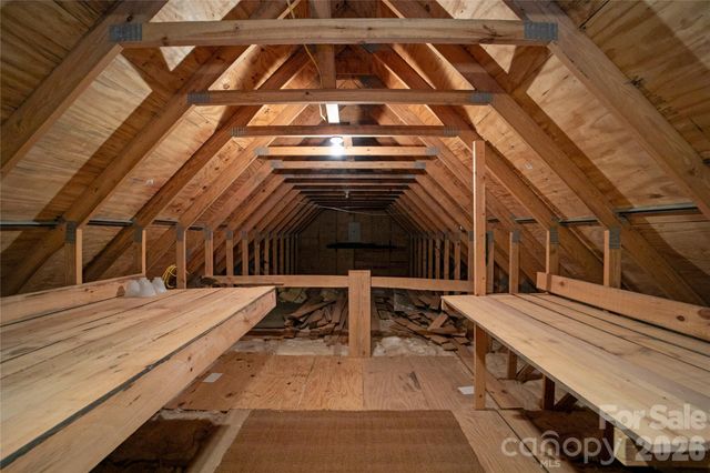 370 Moons Rest Lane, Brevard, NC 28712