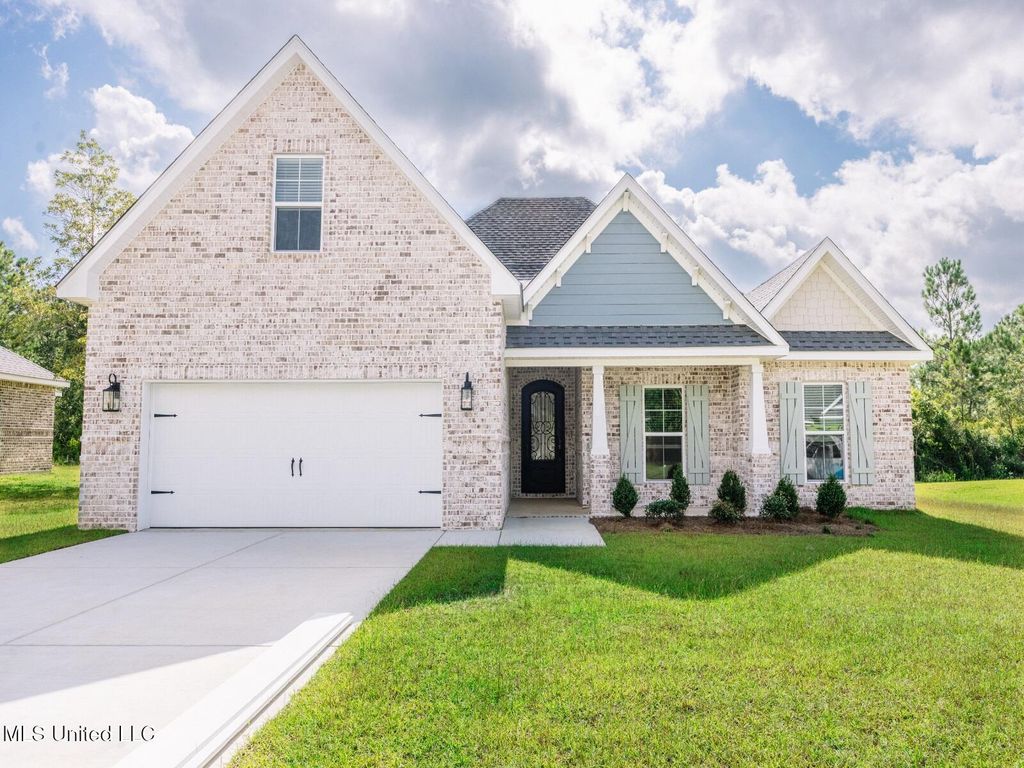 13573 Garland Road, Ocean Springs, MS 39564