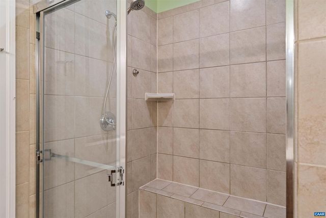 322 CLAIBOURNE RD, Crozet, VA 22932