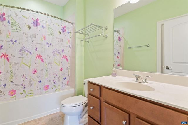 322 CLAIBOURNE RD, Crozet, VA 22932