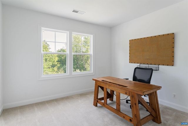322 CLAIBOURNE RD, Crozet, VA 22932