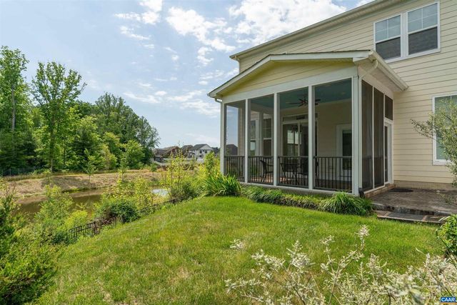 322 CLAIBOURNE RD, Crozet, VA 22932