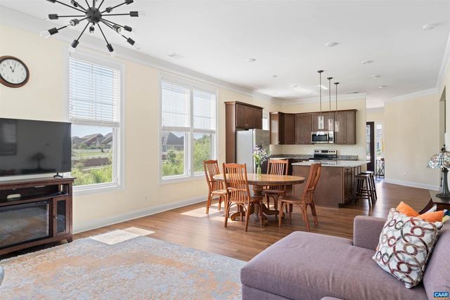 322 CLAIBOURNE RD, Crozet, VA 22932