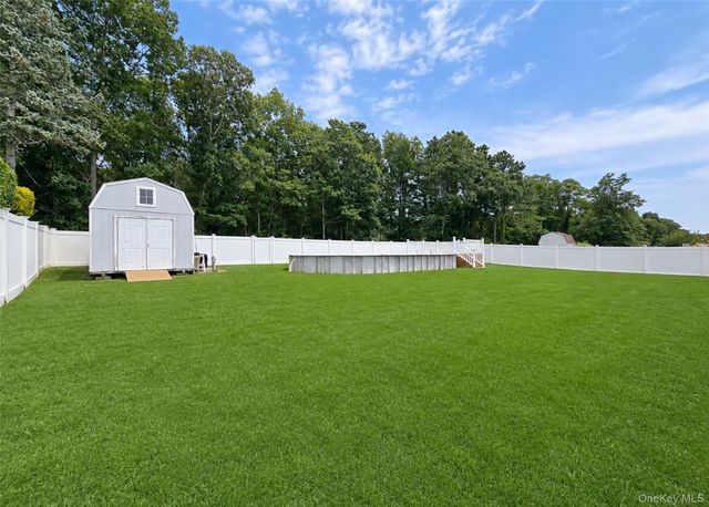 73 Springmeadow Drive, Holbrook, NY 11741