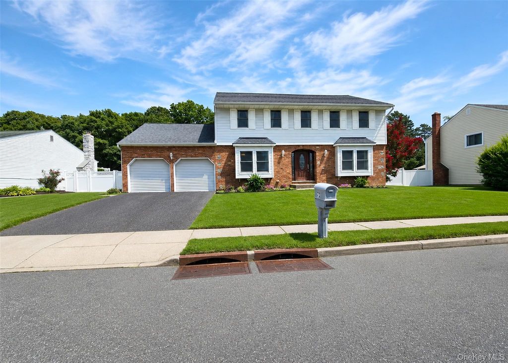 73 Springmeadow Drive, Holbrook, NY 11741