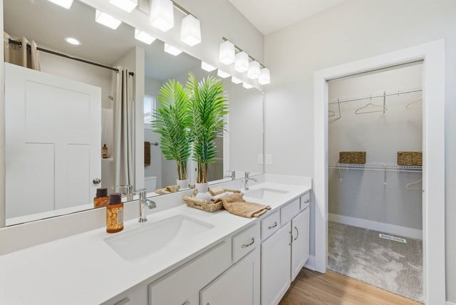 5604 Leyden Avenue, Des Moines, IA 50317