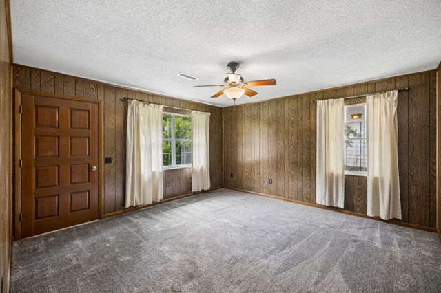 521 E Sunset Drive, Athens, TN 37303