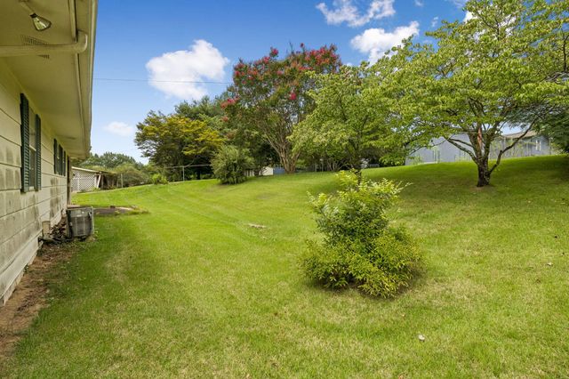 521 E Sunset Drive, Athens, TN 37303