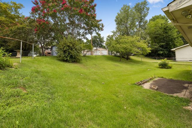 521 E Sunset Drive, Athens, TN 37303