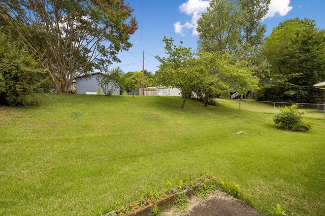 521 E Sunset Drive, Athens, TN 37303