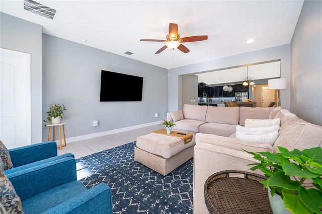 8031 NAVEL ORANGE LANE, Winter Garden, FL 34787