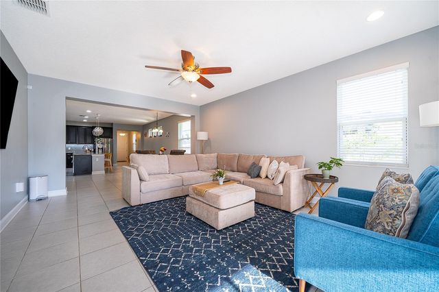 8031 NAVEL ORANGE LANE, Winter Garden, FL 34787