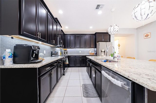 8031 NAVEL ORANGE LANE, Winter Garden, FL 34787