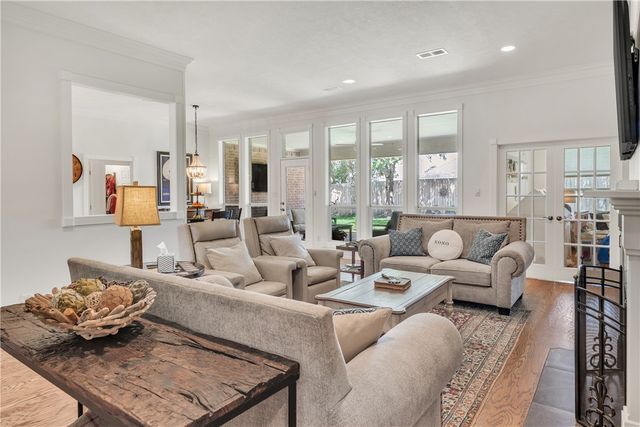 703 Kingsmill Court, College Station, TX 77845