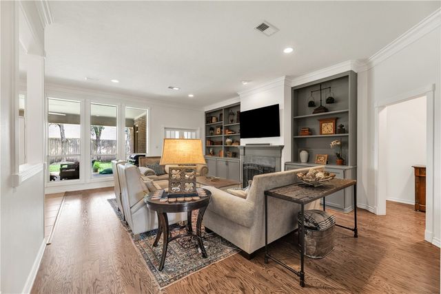 703 Kingsmill Court, College Station, TX 77845