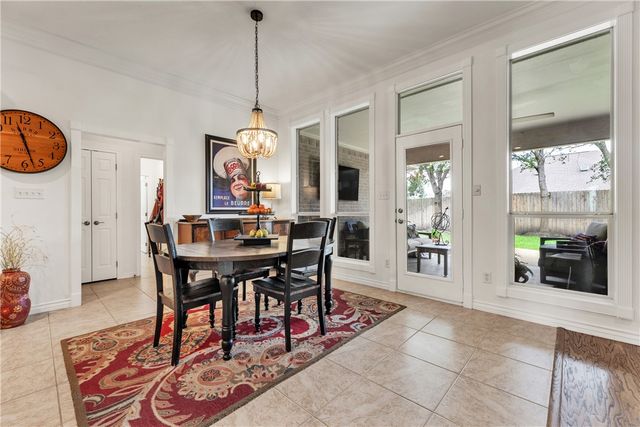 703 Kingsmill Court, College Station, TX 77845