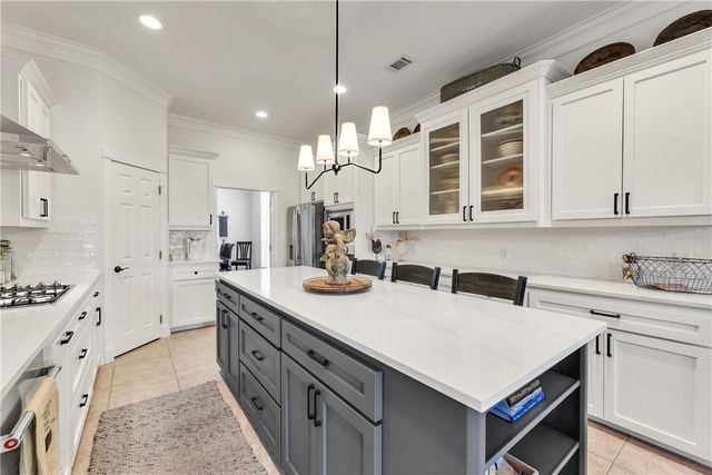 703 Kingsmill Court, College Station, TX 77845