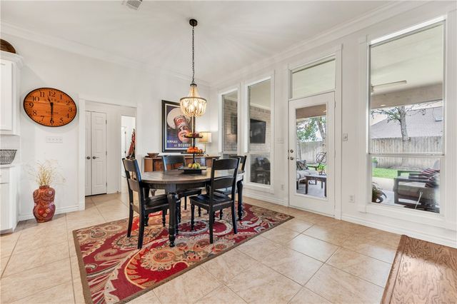 703 Kingsmill Court, College Station, TX 77845