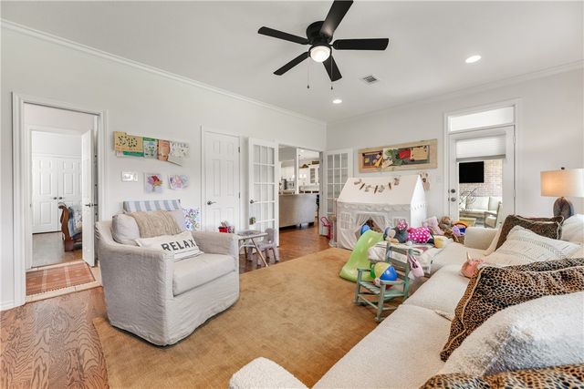 703 Kingsmill Court, College Station, TX 77845
