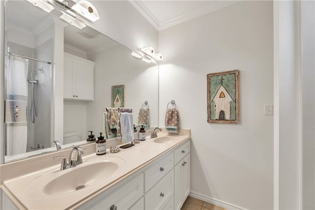 703 Kingsmill Court, College Station, TX 77845