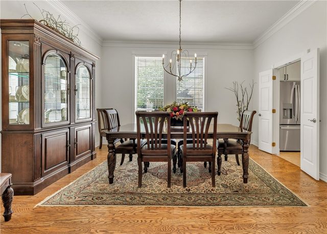 703 Kingsmill Court, College Station, TX 77845