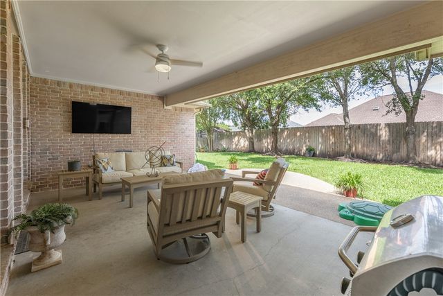 703 Kingsmill Court, College Station, TX 77845