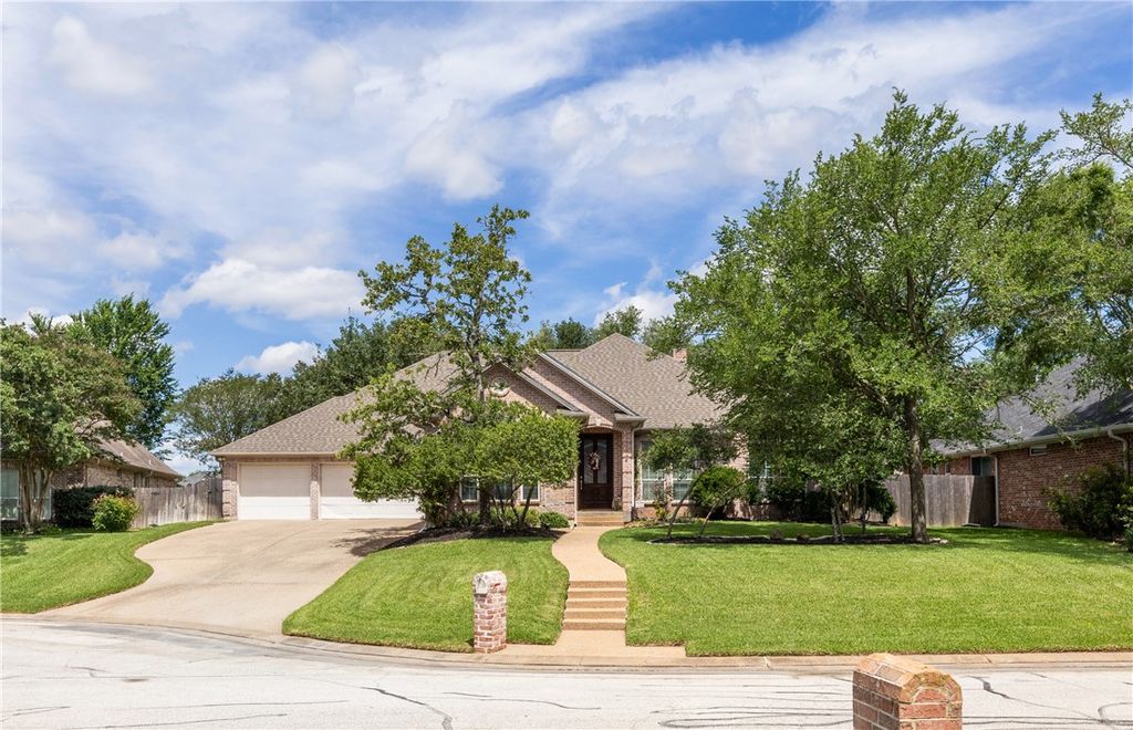 703 Kingsmill Court, College Station, TX 77845
