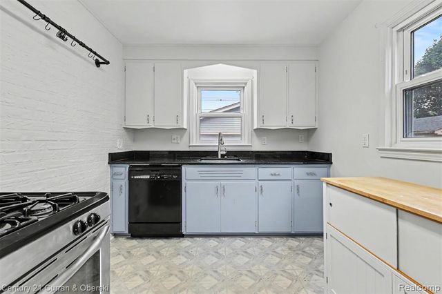 20446 Champaign Street, Taylor, MI 48180